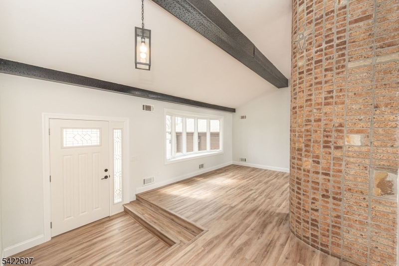 3 Maple Path Mount Arlington, NJ 07856 - Photo 8 of 32