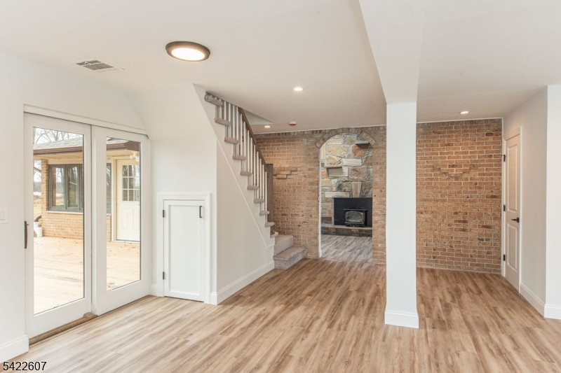 3 Maple Path Mount Arlington, NJ 07856 - Photo 10 of 32