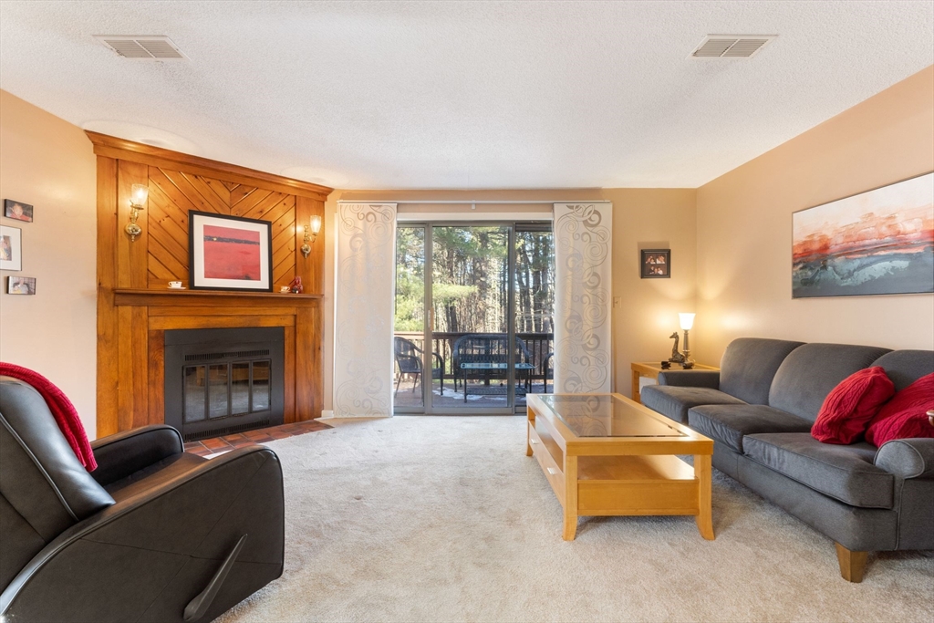 33 Apple Tree Hill Road, Unit 33 Hopkinton, MA 01748 - Photo 2 of 41 Gallery Image 2