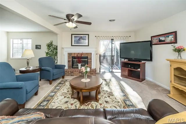 $249,900 | 1611 Walpole Drive, Unit C, Chesterfield, MO 63017