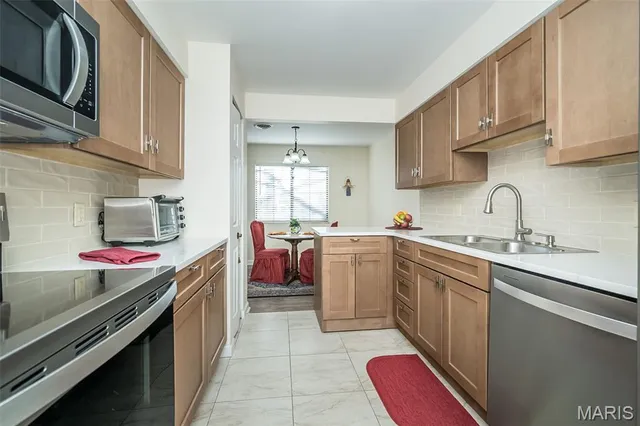 $249,900 | 1611 Walpole Drive, Unit C, Chesterfield, MO 63017