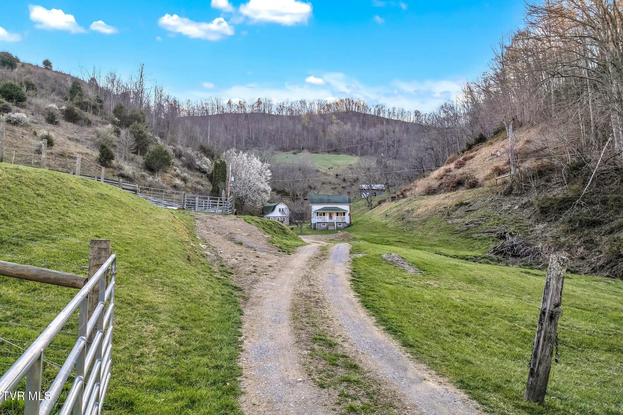 736 Shelleys Road Bristol, VA 24202 - Photo 20 of 82 tempImagekWg5of
