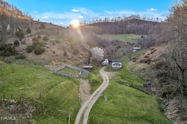 $1,599,900 | 736 Shelleys Road, Bristol, VA 24202