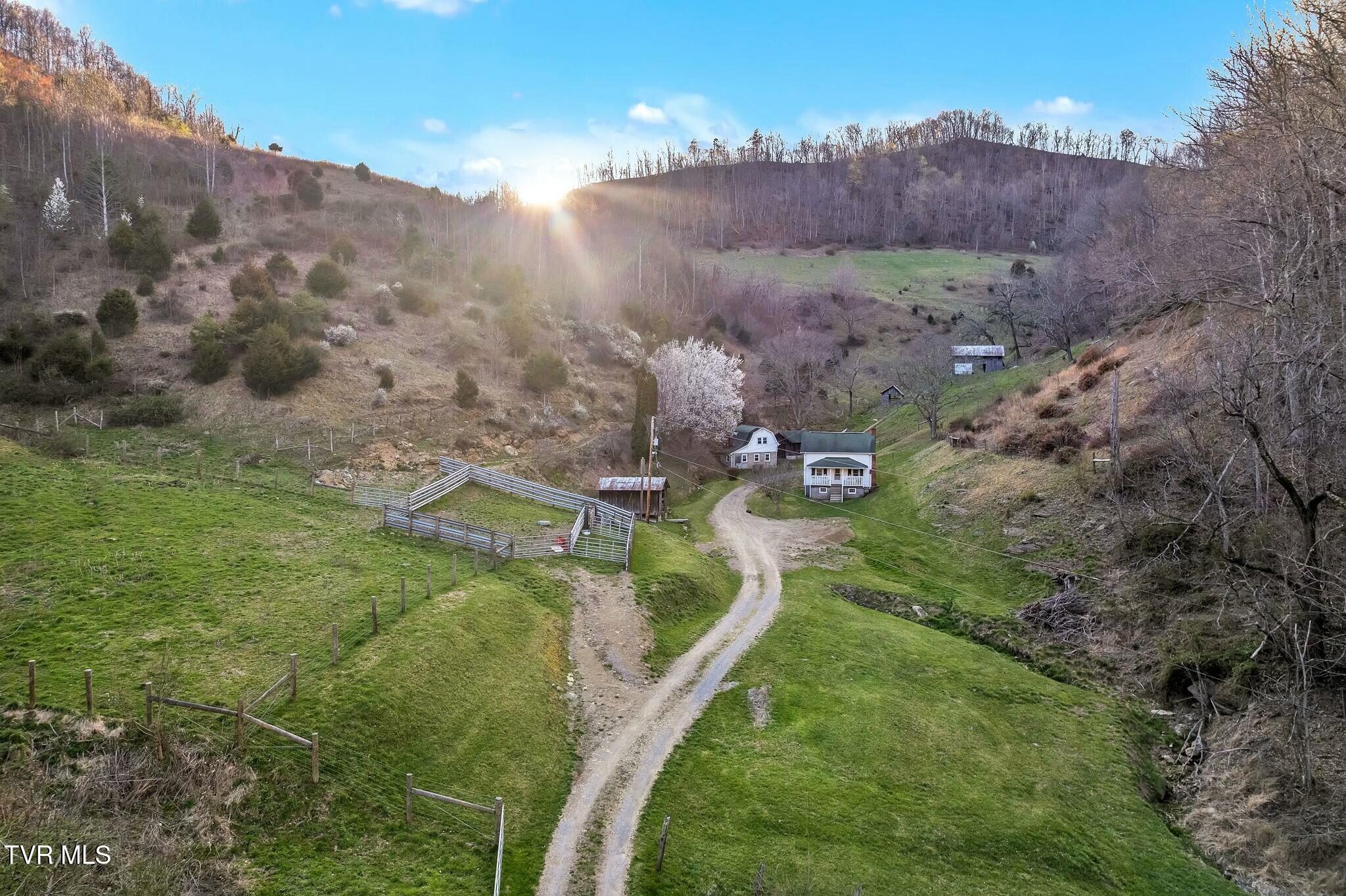 736 Shelleys Road Bristol, VA 24202 - Photo 22 of 82 tempImagecax8mK