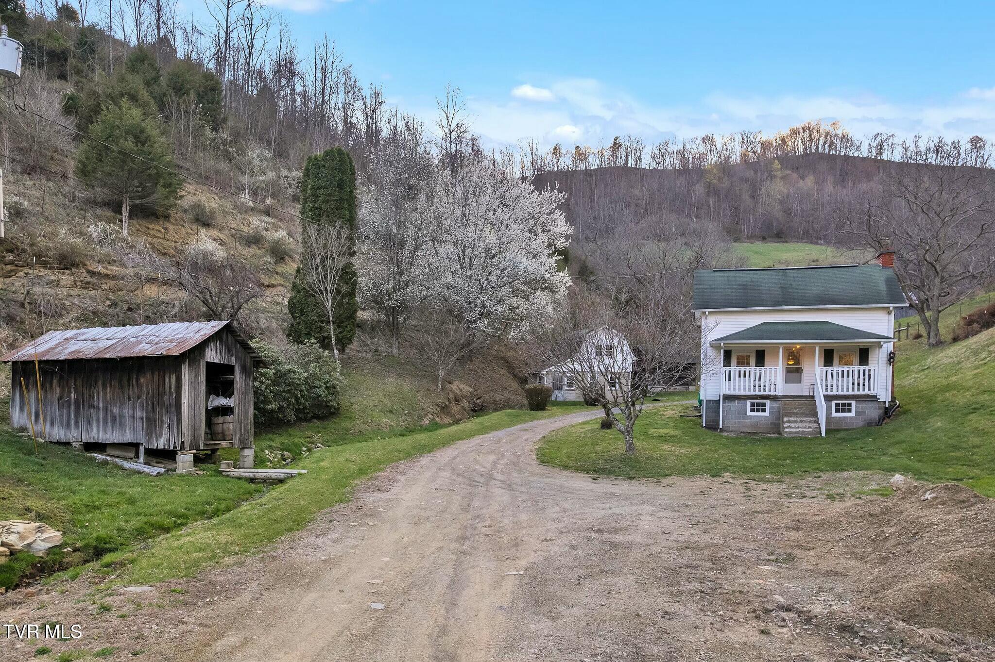 736 Shelleys Road Bristol, VA 24202 - Photo 24 of 82 tempImagefiQSmO