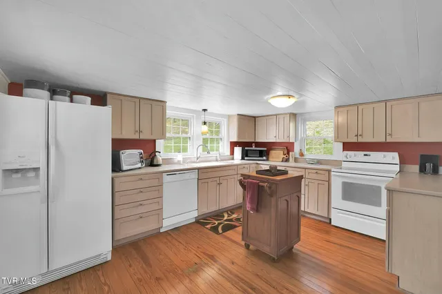 $1,599,900 | 736 Shelleys Road, Bristol, VA 24202