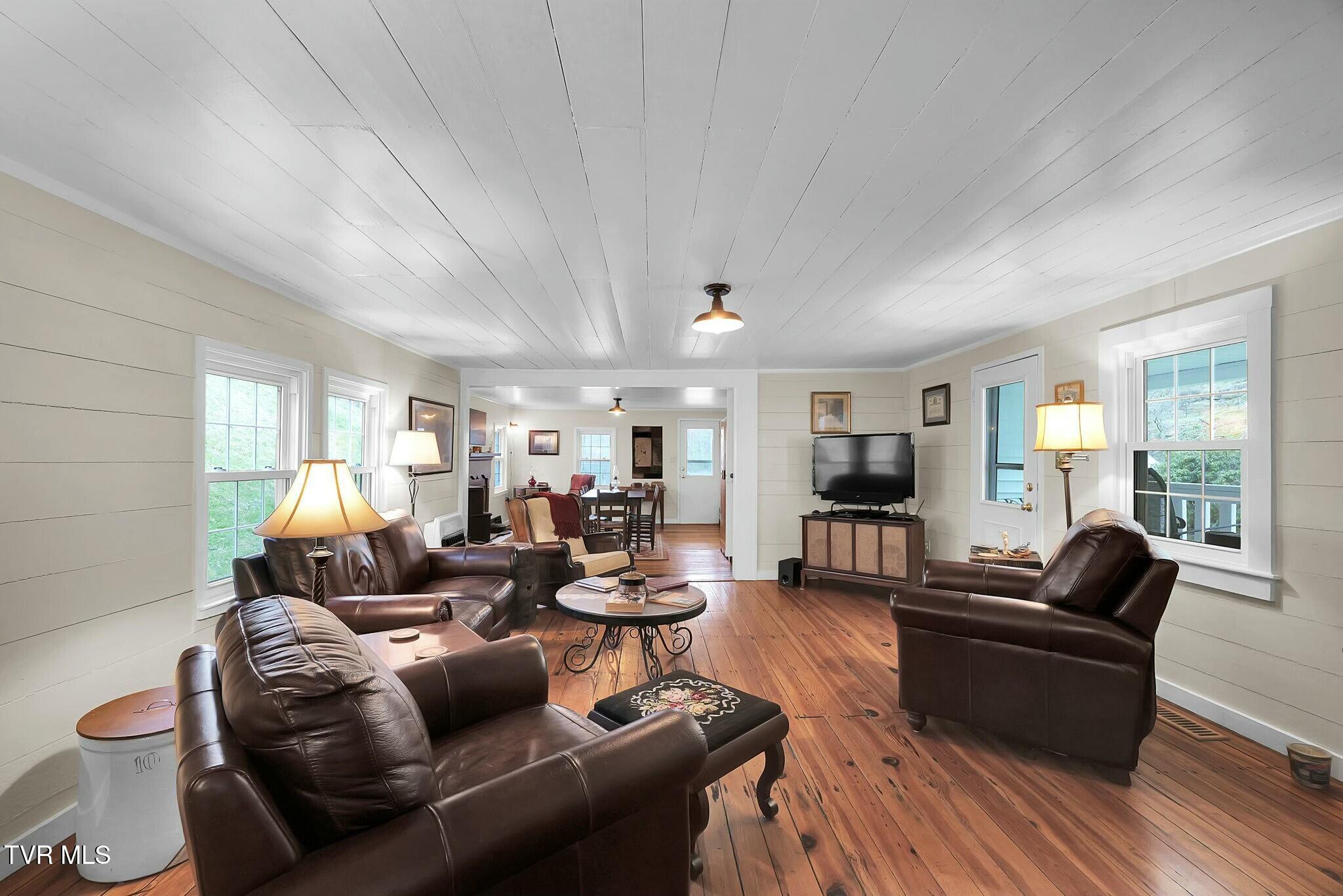 736 Shelleys Road Bristol, VA 24202 - Photo 30 of 82 tempImagewHHoIg