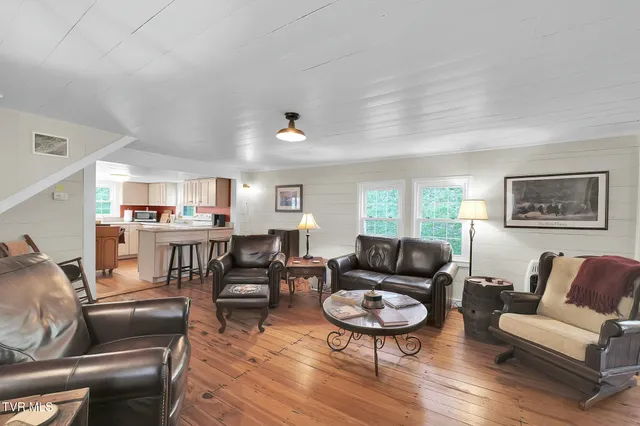 $1,599,900 | 736 Shelleys Road, Bristol, VA 24202