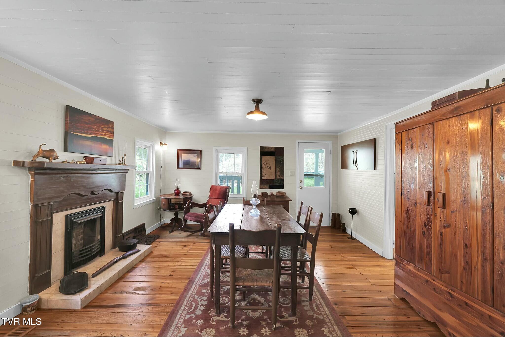 736 Shelleys Road Bristol, VA 24202 - Photo 34 of 82 tempImagekwbFDO