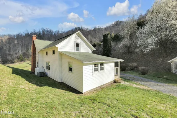 $1,499,900 | 736 Shelleys Road, Bristol, VA 24202