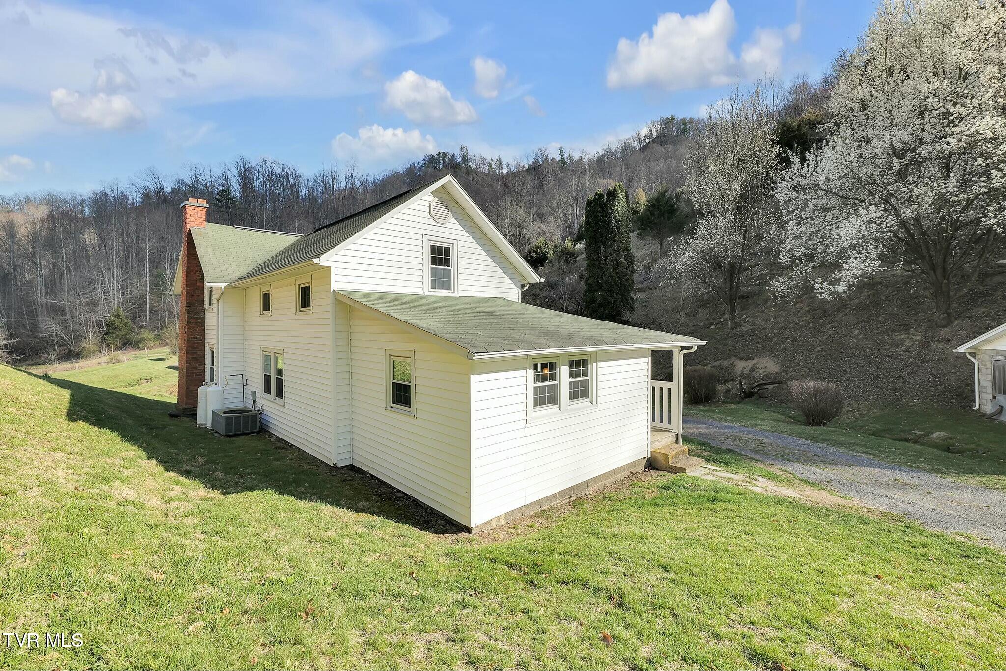 736 Shelleys Road Bristol, VA 24202 - Photo 58 of 82 tempImageEp2qAT