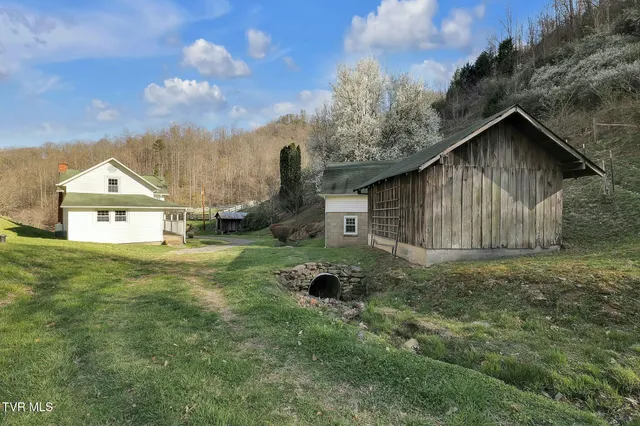 $1,599,900 | 736 Shelleys Road, Bristol, VA 24202