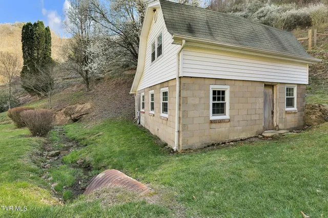 $1,599,900 | 736 Shelleys Road, Bristol, VA 24202