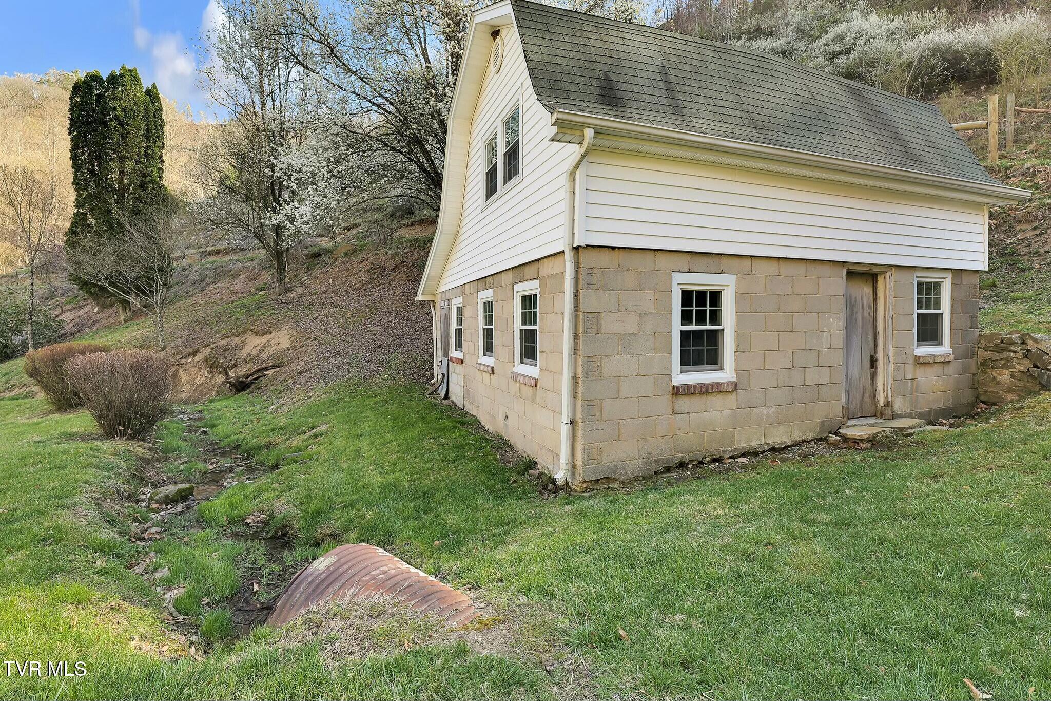 736 Shelleys Road Bristol, VA 24202 - Photo 61 of 82 tempImagezkfBgT