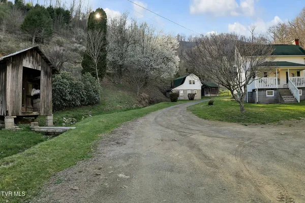 $1,499,900 | 736 Shelleys Road, Bristol, VA 24202