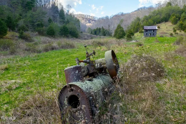 $1,599,900 | 736 Shelleys Road, Bristol, VA 24202