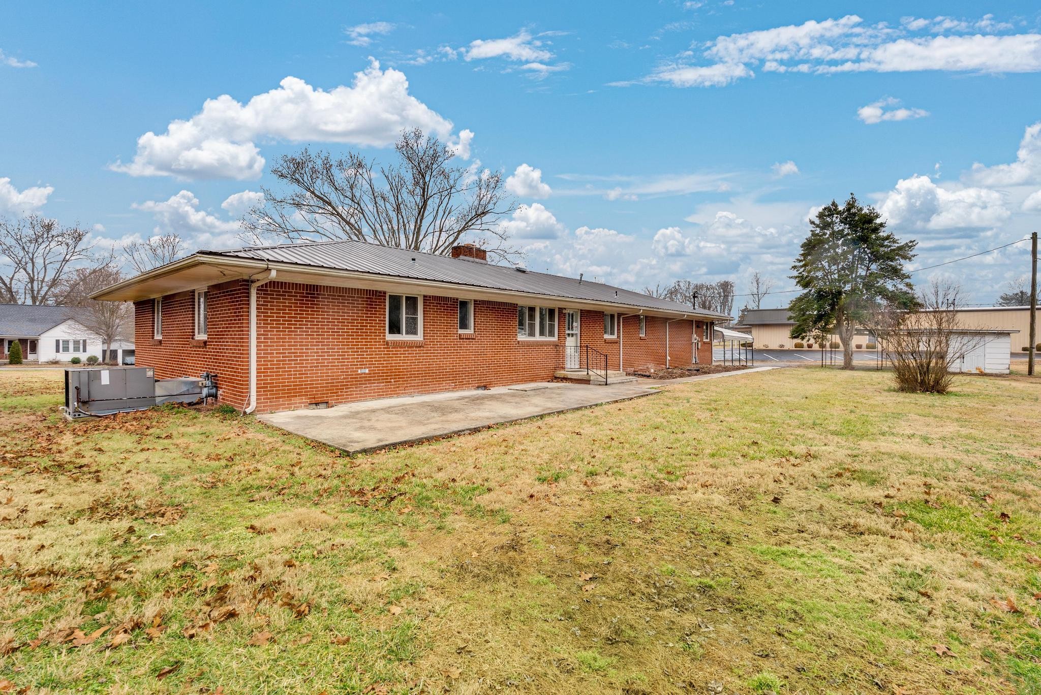 540 4th Avenue South Baxter, TN 38544 - Photo 4 of 26 a front view of house with yard