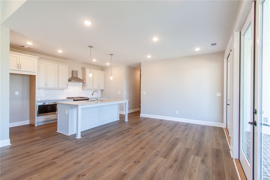 305 Coscoroba Road Auburn, AL 36832 - Photo 9 of 21 NATURAL LIGHT