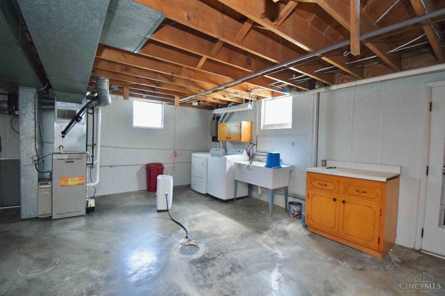 3137 Compton Road Cincinnati, OH 45251 - Photo 31 of 37