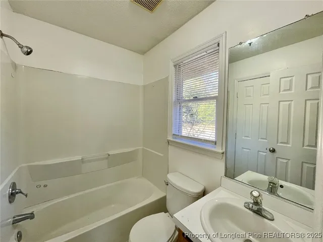 $1,175 | 1929 Crestview Drive, Fayetteville, NC 28304