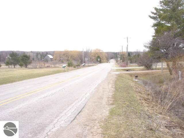 5471 Lautner Road Williamsburg, MI 49690 - Photo 8 of 10 1699293-7.JPG