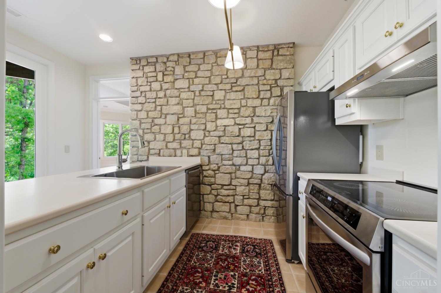 8690 Hopewell Road Cincinnati, OH 45242 - Photo 28 of 51
