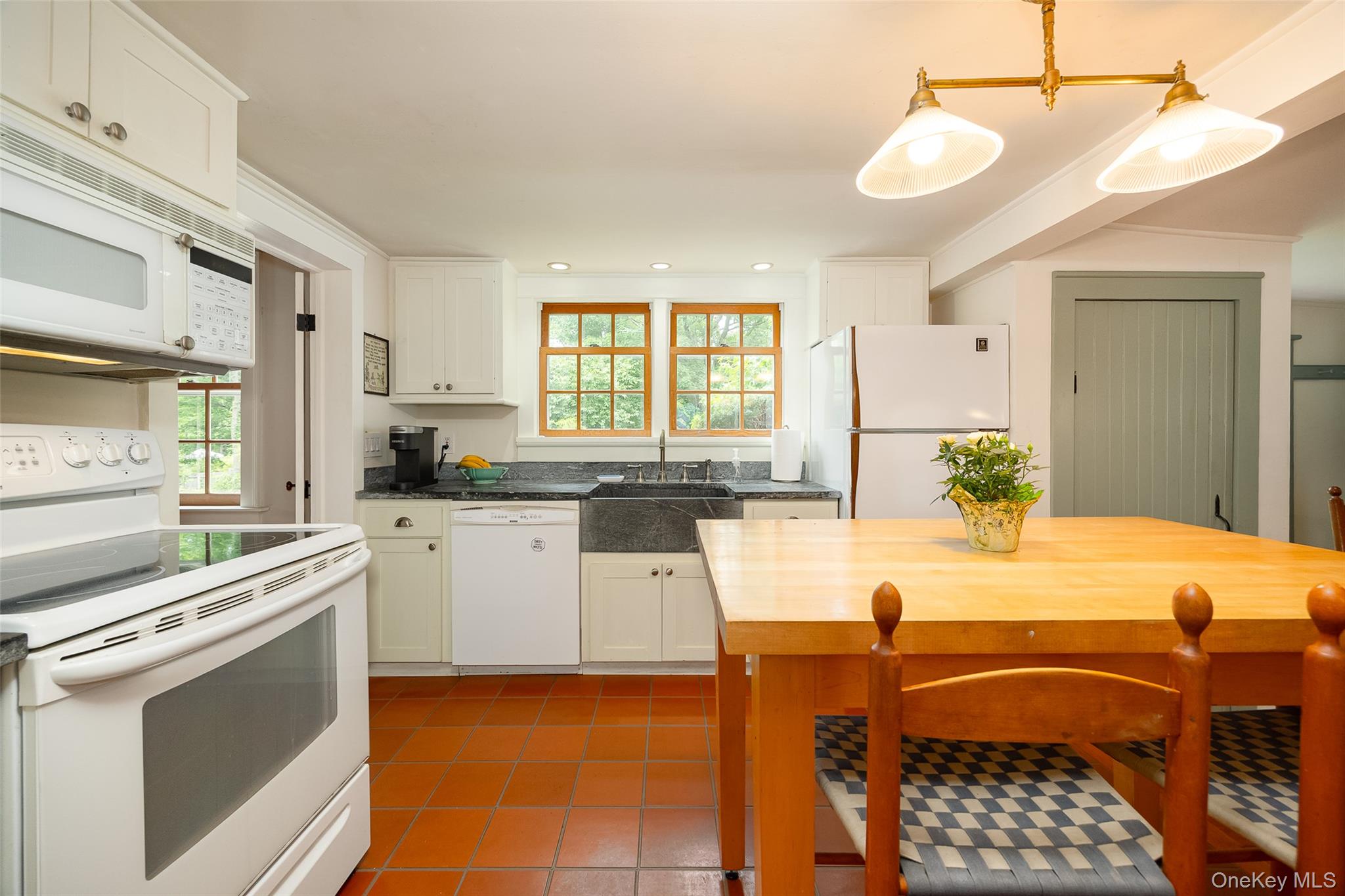 101 Co Rte 19 Hudson, NY 12534 - Photo 9 of 20 Kitchen