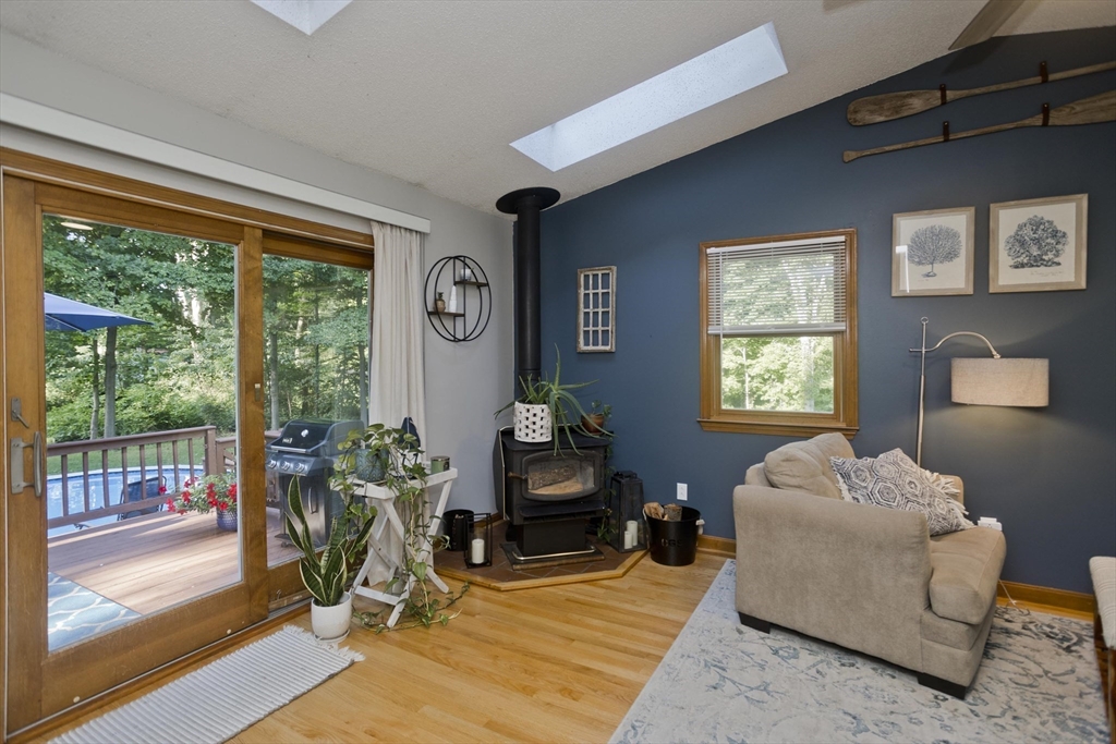91 Amherst Street West Springfield, MA 01089 - Photo 6 of 42 Gallery Image 6