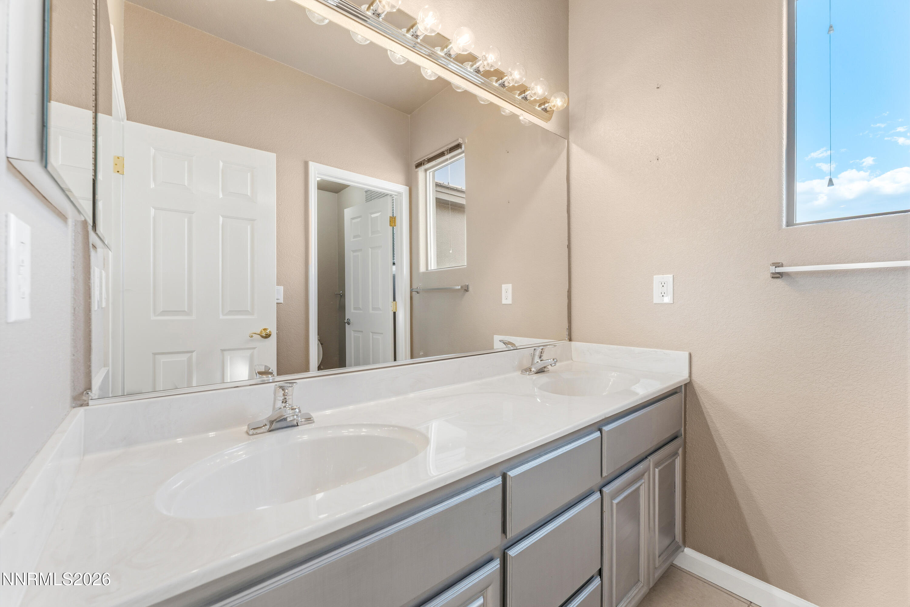 10548 Twin Bridges Way Reno, NV 89521 - Photo 49 of 71 10 bath