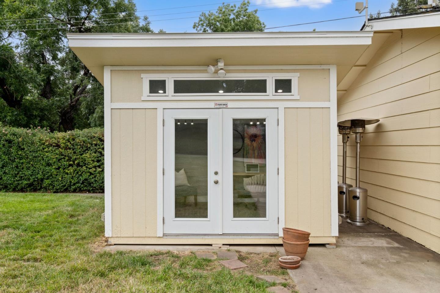 12135 Watsonville Road Gilroy, CA 95020 - Photo 36 of 83 a view of a house with a window