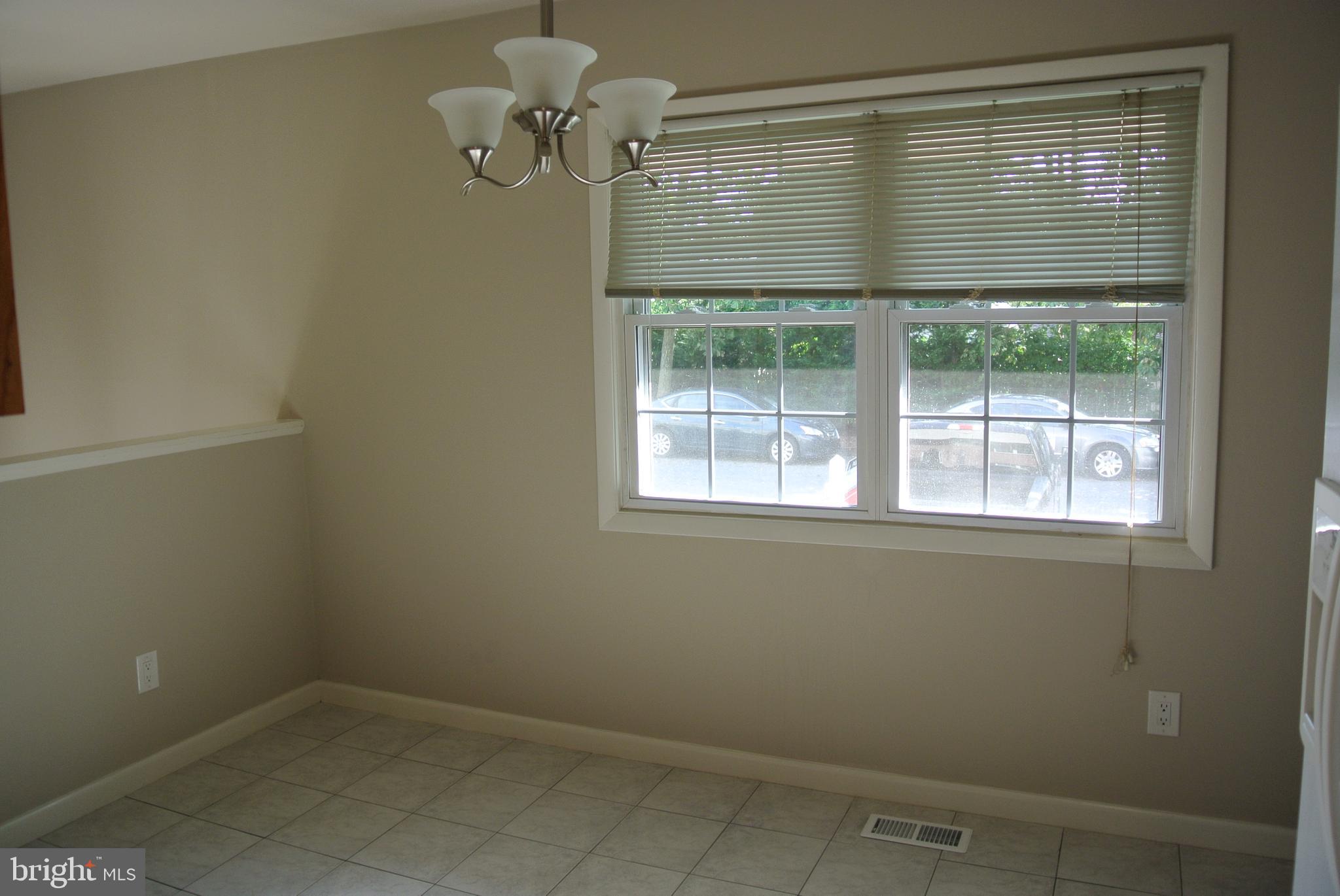 2908 Aspen Hill Road Baltimore, MD 21234 - Photo 7 of 38 Beautiful eat-in kitchen