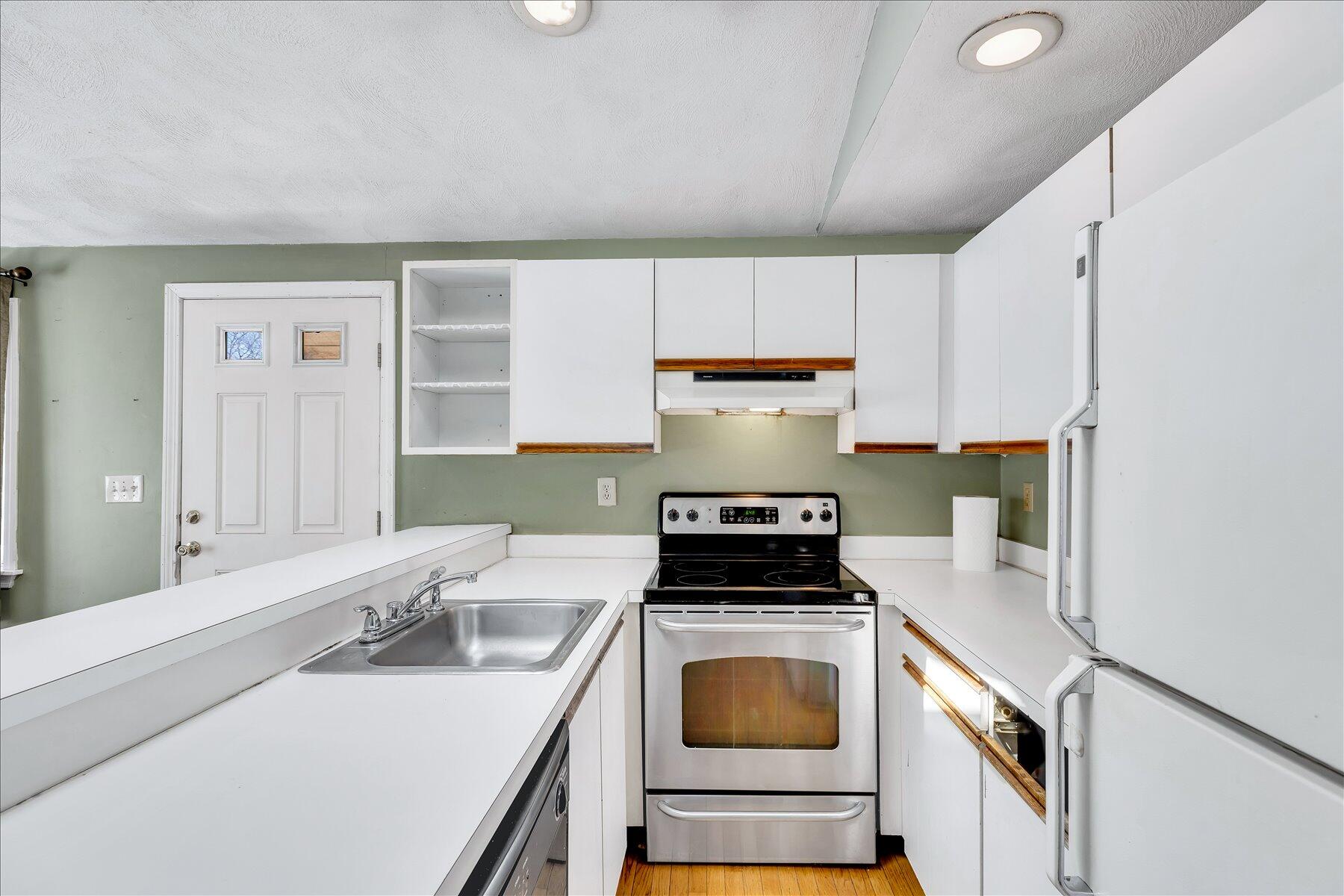 35 Ashumet Road, Unit 10C Mashpee, MA 02649 - Photo 3 of 29 28-Y1A5504