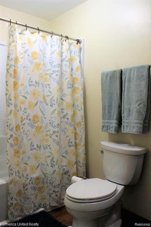 4144 Center Road Linden, MI 48451 - Photo 14 of 66 4144Center_Bath11.jpg