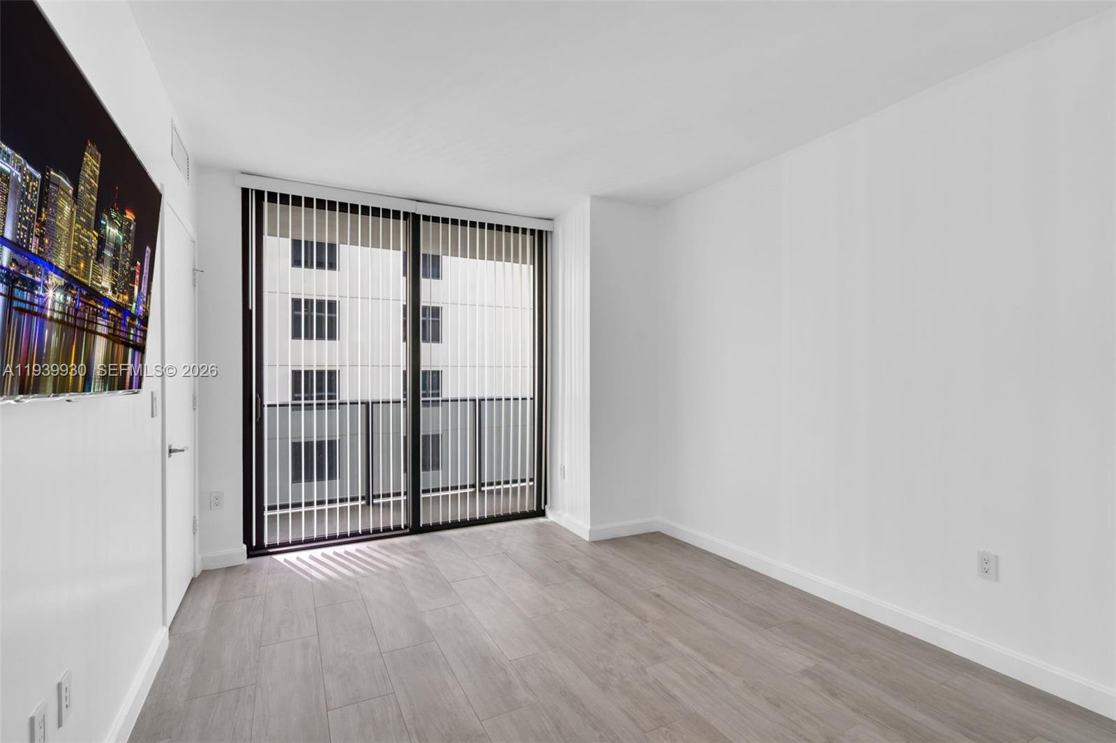 55 Southwest 9th Street, Unit 1109 Miami, FL 33130 - Photo 14 of 35 a view of a interior in the house