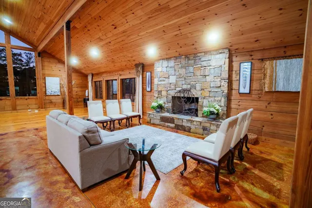 $1,600,000 | 3817 Central Avenue, Waycross, GA 31503