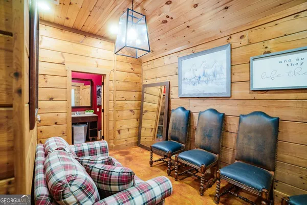 $1,600,000 | 3817 Central Avenue, Waycross, GA 31503