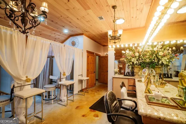 $1,600,000 | 3817 Central Avenue, Waycross, GA 31503