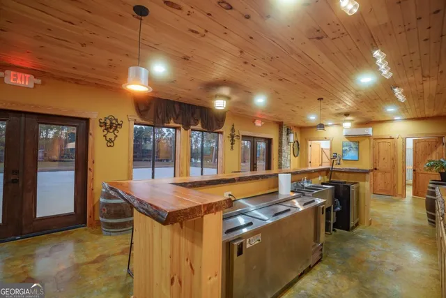 $1,600,000 | 3817 Central Avenue, Waycross, GA 31503