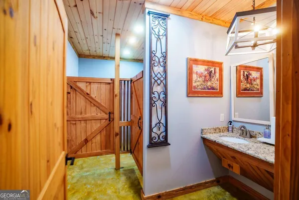 $1,600,000 | 3817 Central Avenue, Waycross, GA 31503