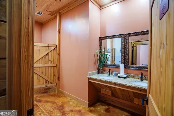 $1,600,000 | 3817 Central Avenue, Waycross, GA 31503