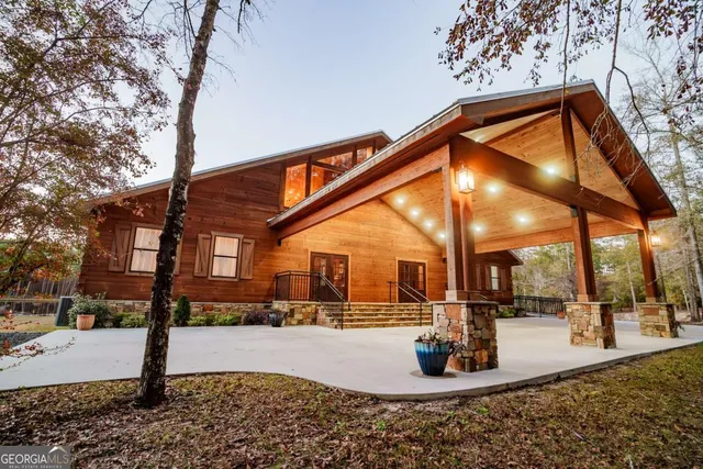 $1,600,000 | 3817 Central Avenue, Waycross, GA 31503