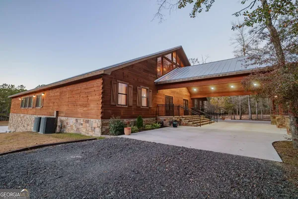 $1,600,000 | 3817 Central Avenue, Waycross, GA 31503