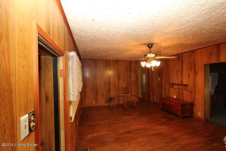 1041 Salt River Road Lawrenceburg, KY 40342 - Photo 23 of 62 Living Room