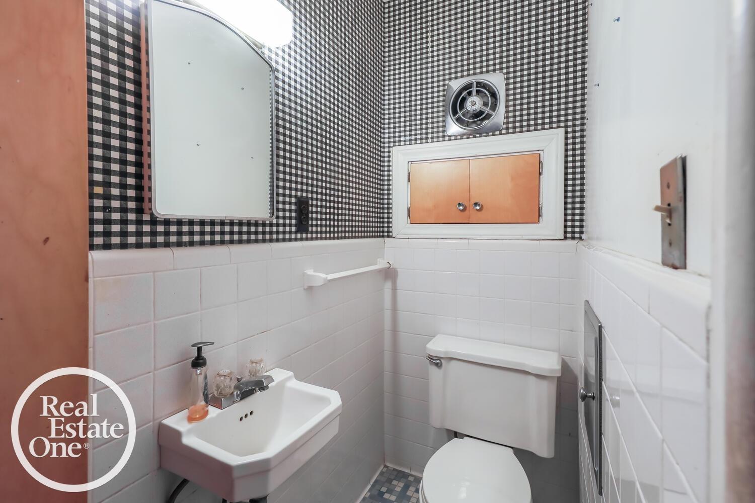301 Kerby Road Grosse Pointe Farms, MI 48236 - Photo 11 of 23