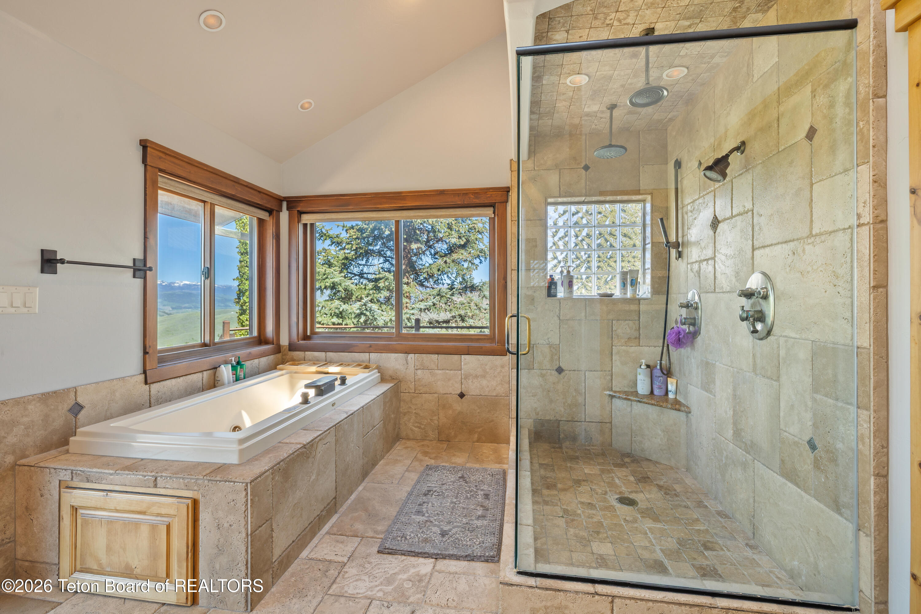 2490 La Bonte Road Jackson, WY 83001 - Photo 18 of 50 Bathroom Tub and Shower