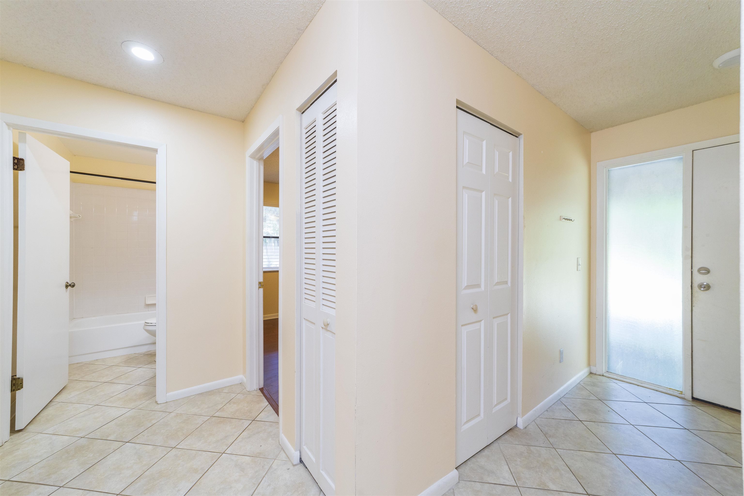 2 Catalonia Court St. Augustine, FL 32086 - Photo 8 of 28 a view of a hallway with closet area