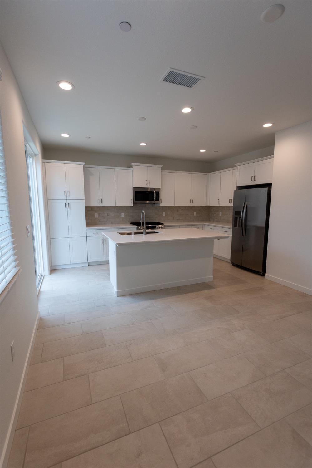 4109 Ash Road Madera, CA 93636 - Photo 3 of 20