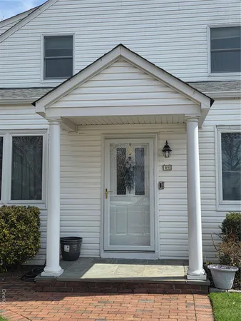 $3,000 | 58 Juniper Road, Port Washington, NY 11050