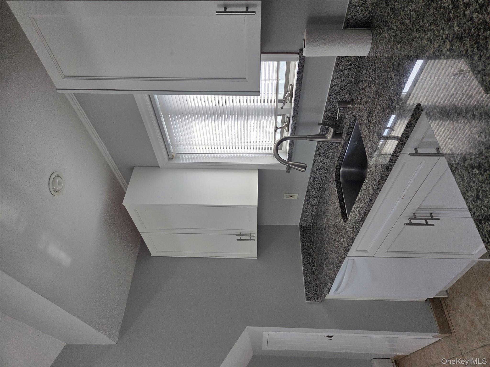 58 Juniper Road Port Washington, NY 11050 - Photo 4 of 13