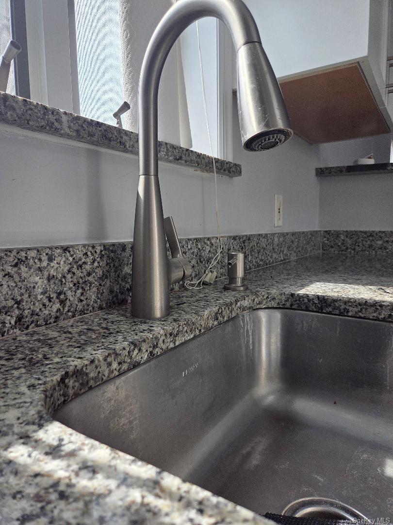 58 Juniper Road Port Washington, NY 11050 - Photo 7 of 13